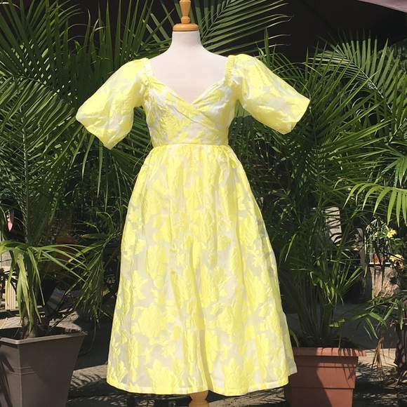 ASOS yellow and white gown with corset back. - Picture 2 of 3